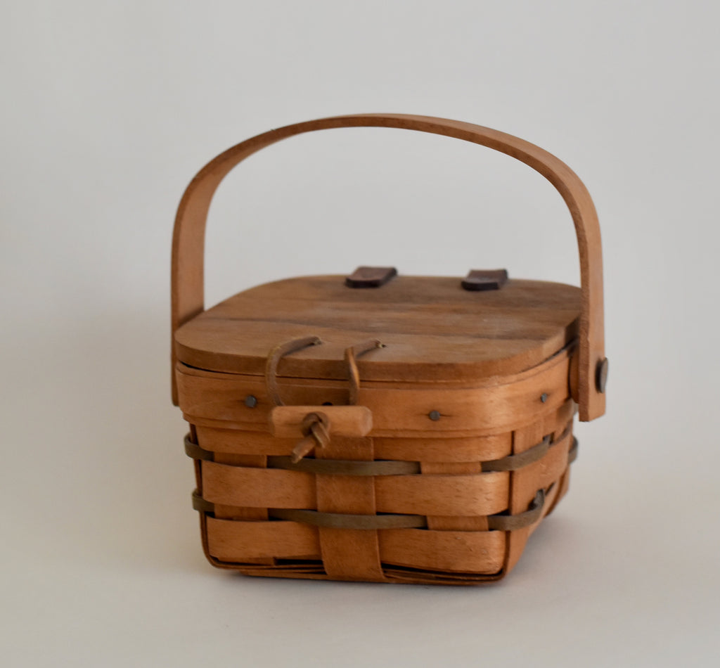 Vintage 1990 Longaberger Shamrock Basket with Handle