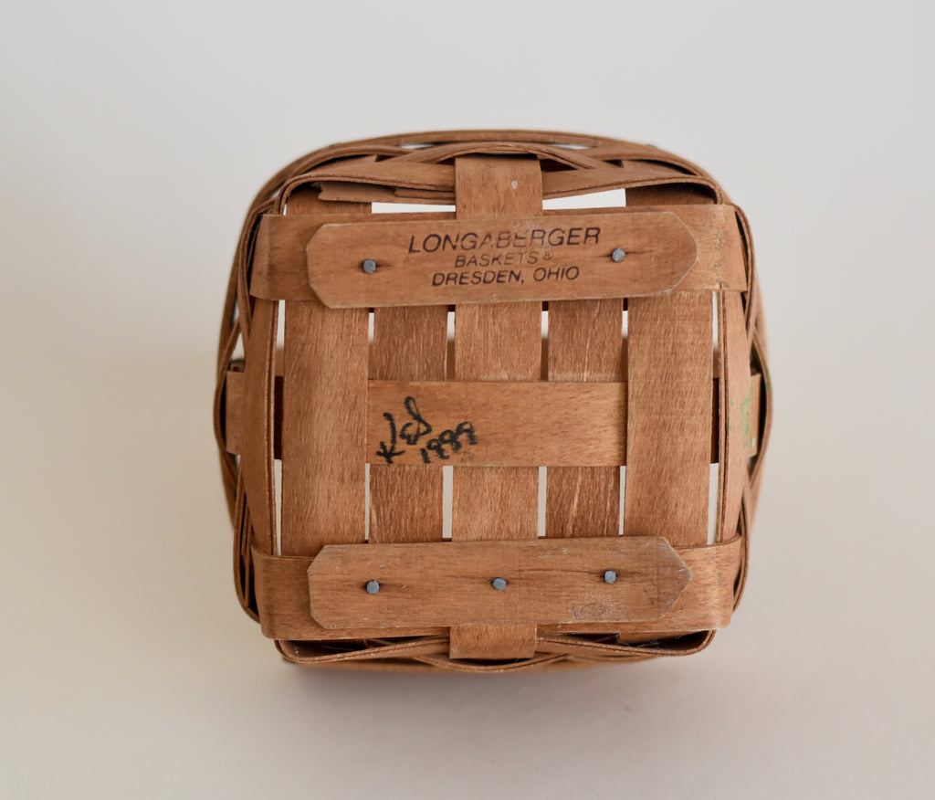 Longaberger Lidded Basket with Wooden Lid (1989)