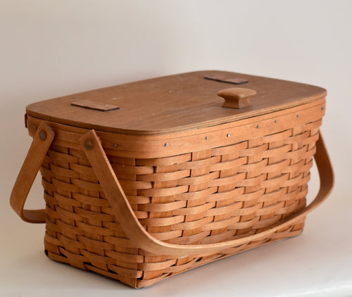Large Longaberger Picnic Basket with Wooden Lid (1990)